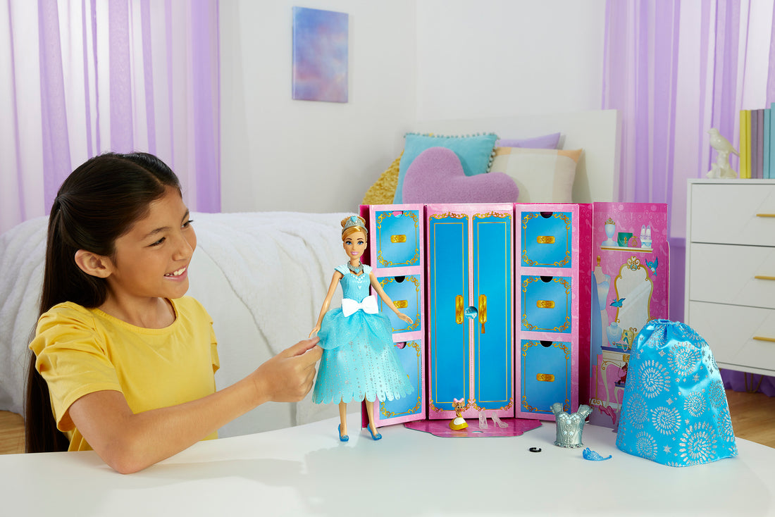 Disney Princess Royal Fashion Reveal Cinderella Doll