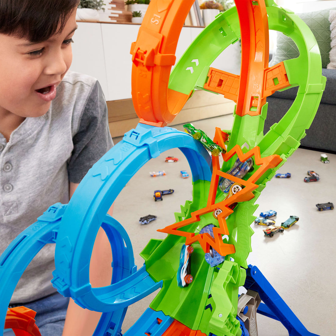 Hot Wheels 4-Loop Crash-Out Track Set