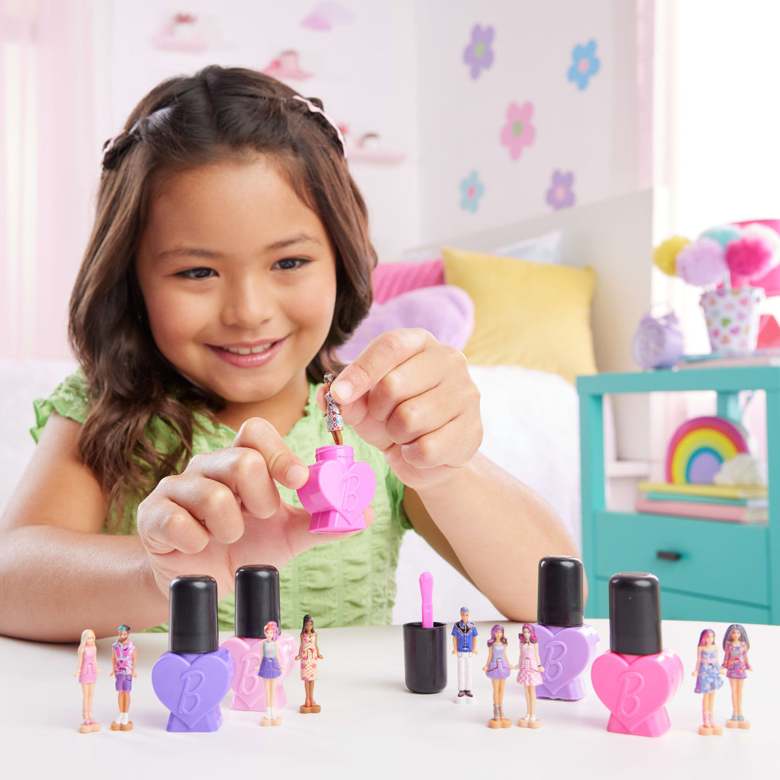 Barbie Mini BarbieLand Fashionistas Dolls, 1.5-inch Dolls in “Nail Polish” Container, Surprise Reveal (Styles May Vary)