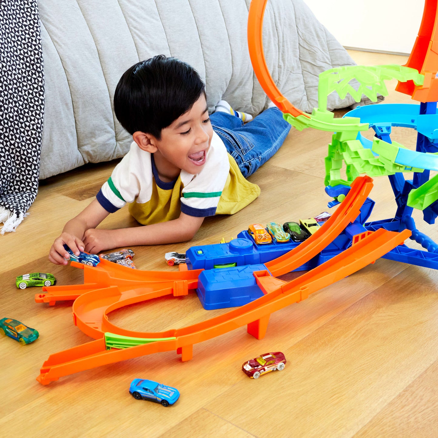Hot Wheels Stunt Tracks Mid-Air Crash