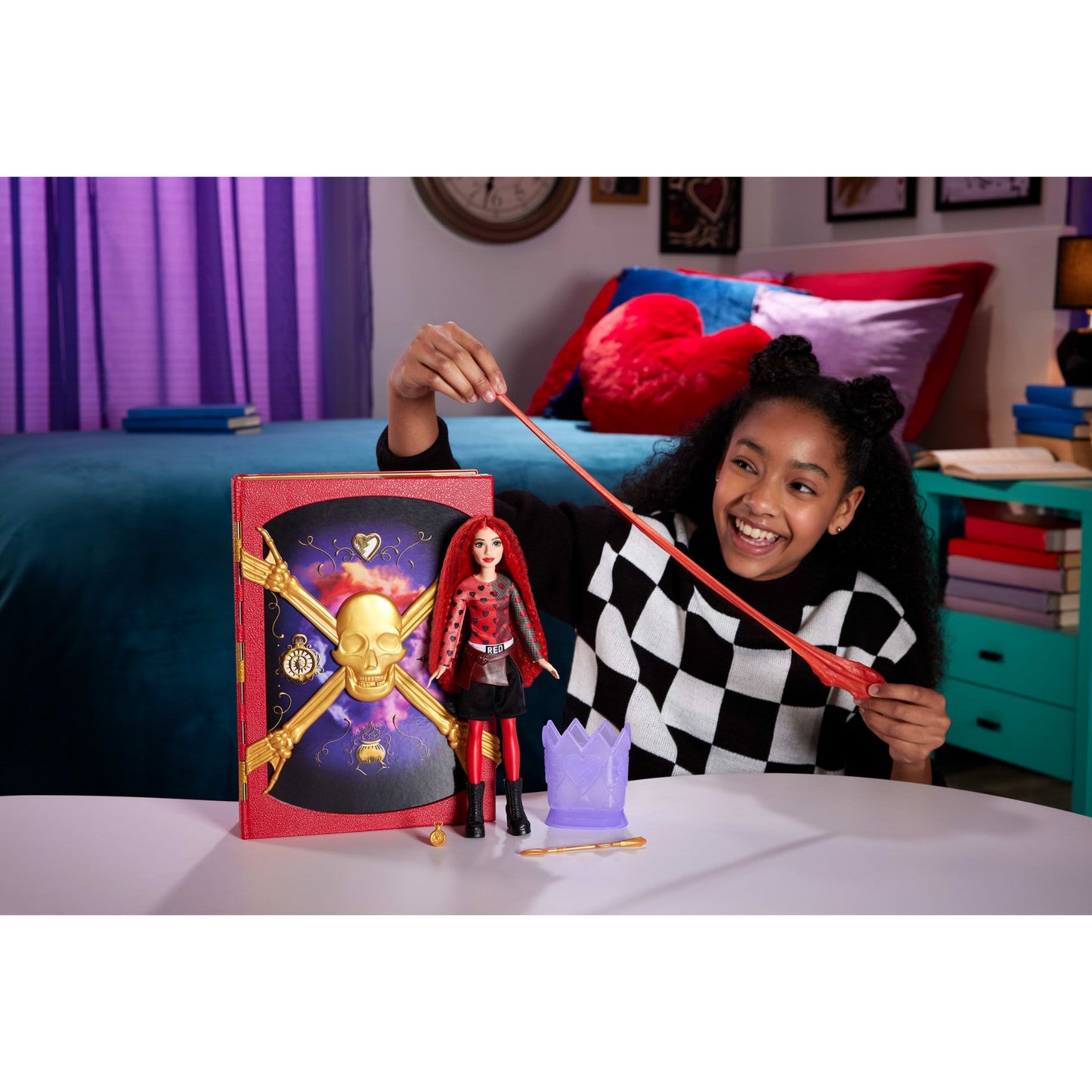 Disney Descendants: The Rise of Red, The Sorcerer's Cookbook, Red