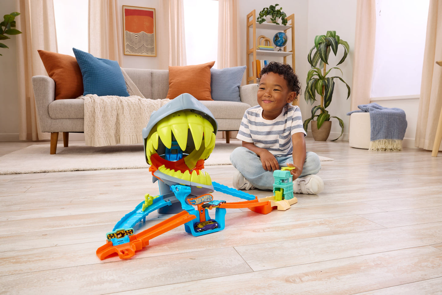 Hot Wheels City Shark Chomp Beach