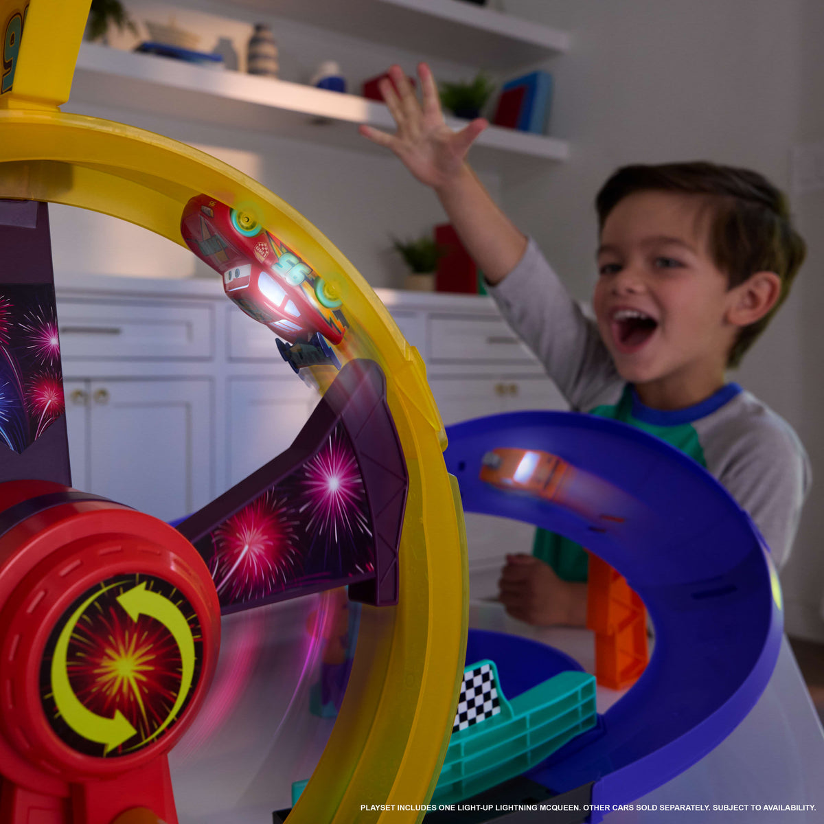 Disney And Pixar Cars Race To Celebrate Lightning Mcqueen Celebration Raceway Playset
