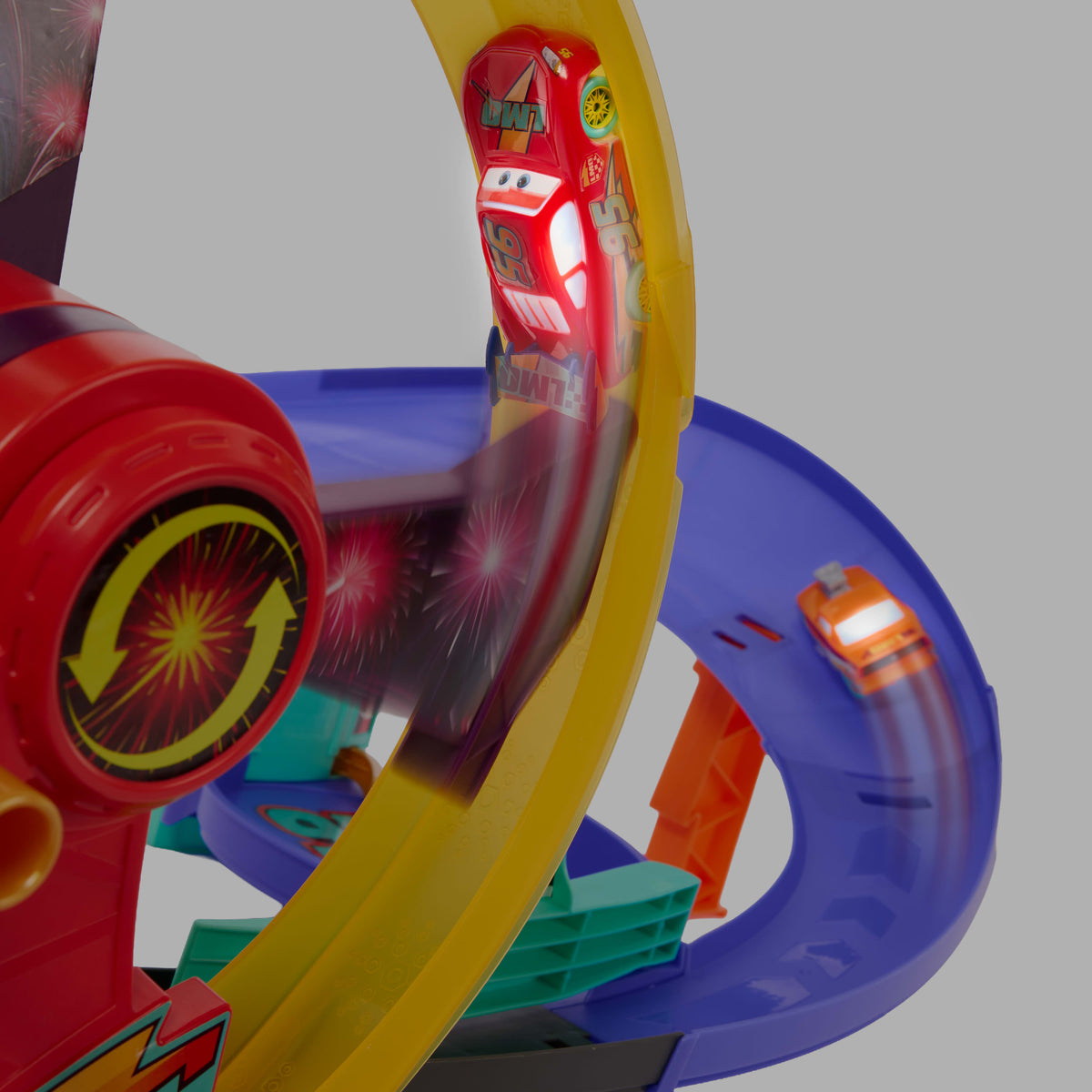 Disney And Pixar Cars Race To Celebrate Lightning Mcqueen Celebration Raceway Playset